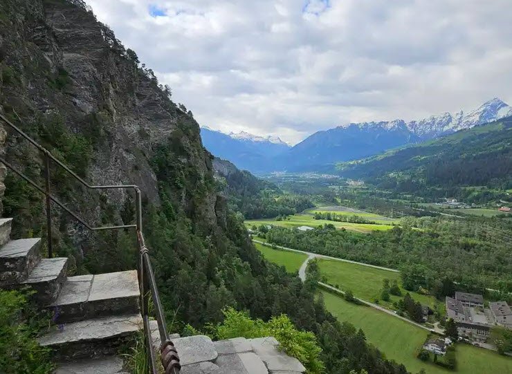 Ruine Oberjuvalt, Rothenbrunnen, Switzerland, Switzerland